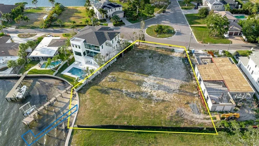 Property for sale at 5102 W LONGFELLOW AVENUE, TAMPA, FL, 33629
