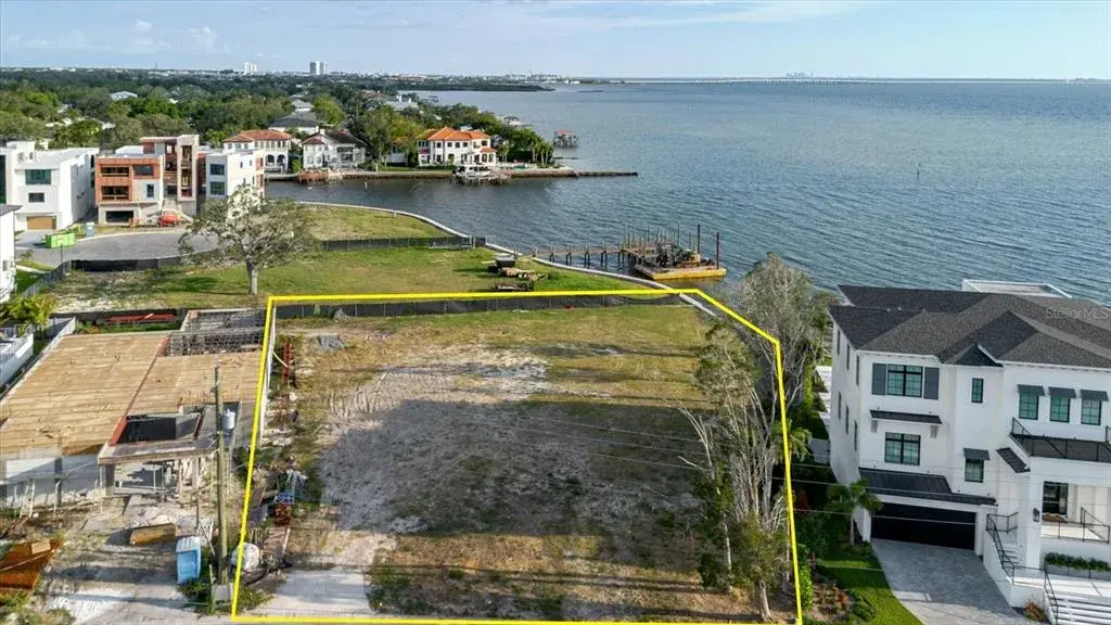 Property for sale at 5102 W LONGFELLOW AVENUE, TAMPA, FL, 33629