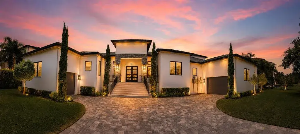 Property for sale at 5021 W HOMER AVENUE, TAMPA, FL, 33629