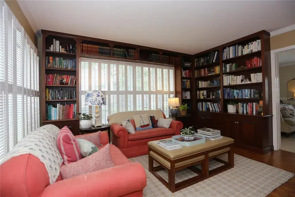 Property for sale at 4414 W WATROUS AVENUE, TAMPA, FL, 33629