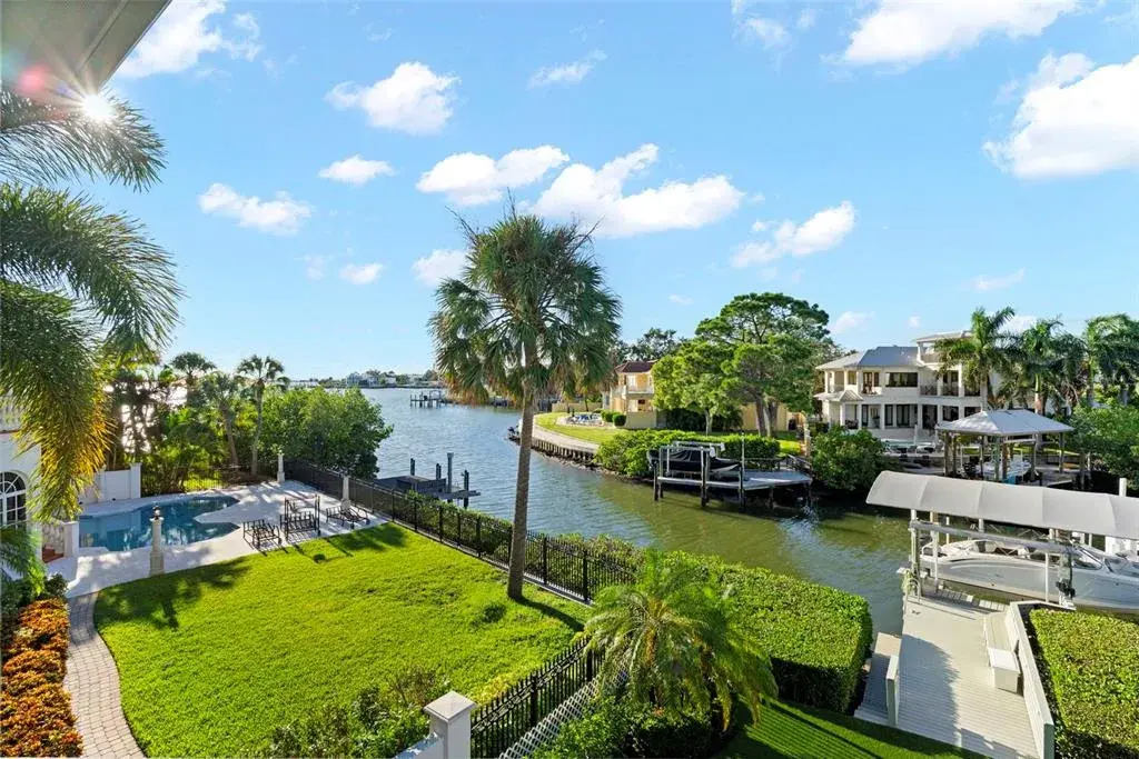 Property for sale at 5215 W NEPTUNE WAY, TAMPA, FL, 33609