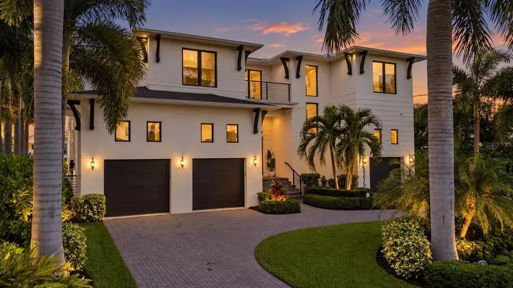 Property for sale at 5215 W NEPTUNE WAY, TAMPA, FL, 33609