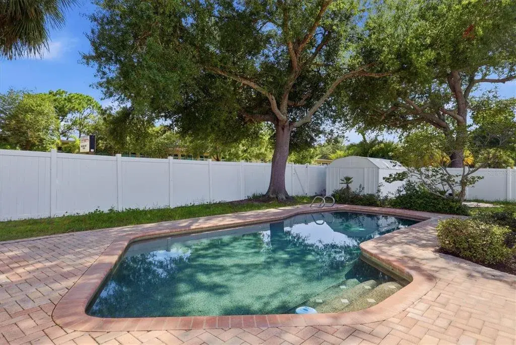 Property for sale at 4420 W BAY COURT AVENUE, TAMPA, FL, 33611