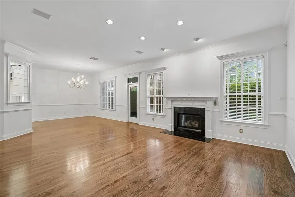 Living Room/Dinning Room
