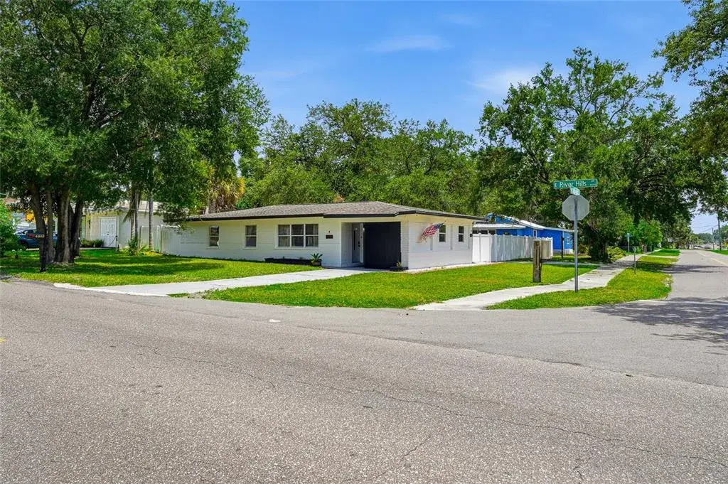 Property for sale at 4015 RIVER HILLS DRIVE, TAMPA, FL, 33617
