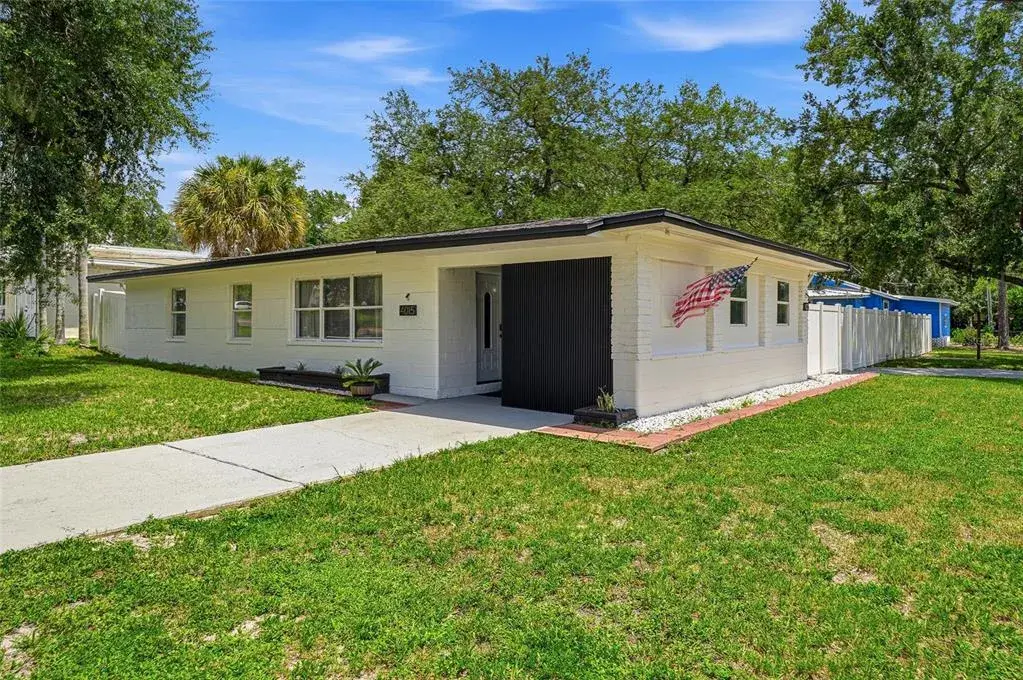 Property for sale at 4015 RIVER HILLS DRIVE, TAMPA, FL, 33617
