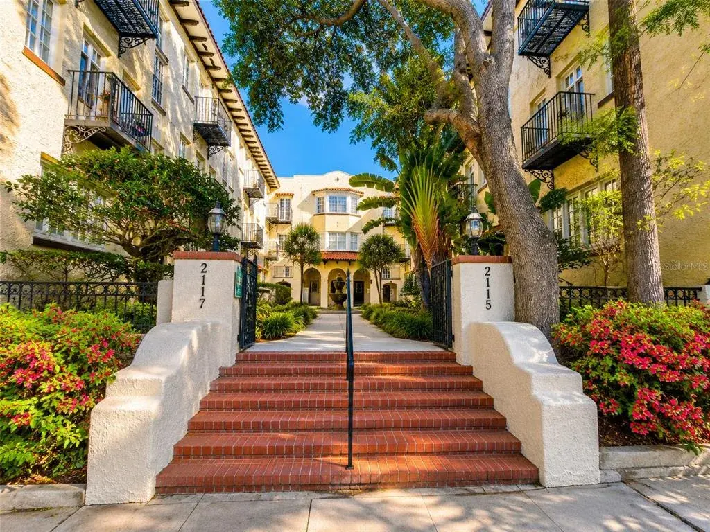 Property for sale at 2117 W DEKLE AVENUE UNIT H2, TAMPA, FL, 33606