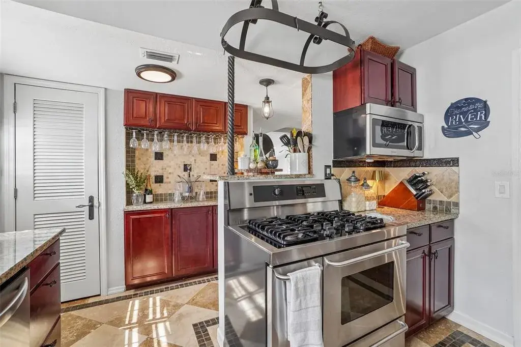 Property for sale at 1204 E PARK CIRCLE, TAMPA, FL, 33604