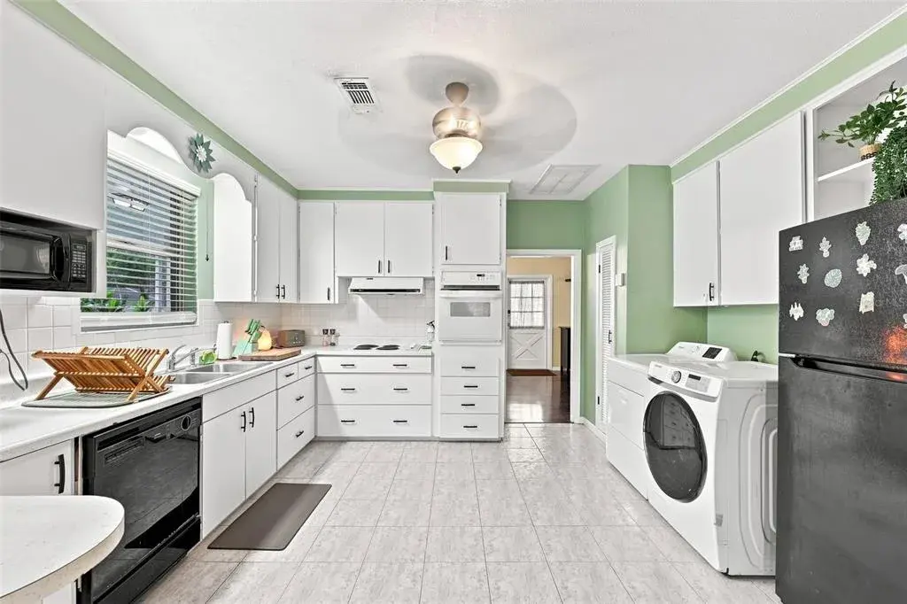 Property for sale at 8911 N HIGHLAND AVENUE, TAMPA, FL, 33604