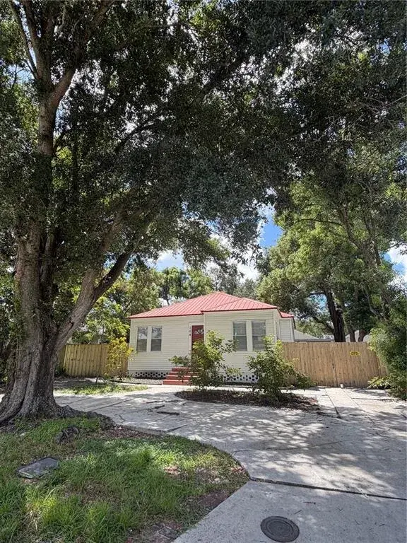 Property for sale at 104 W LAMBRIGHT STREET, TAMPA, FL, 33604