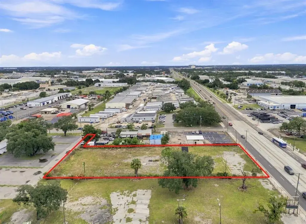 Property for sale at 4946 E HILLSBOROUGH AVENUE, TAMPA, FL, 33610