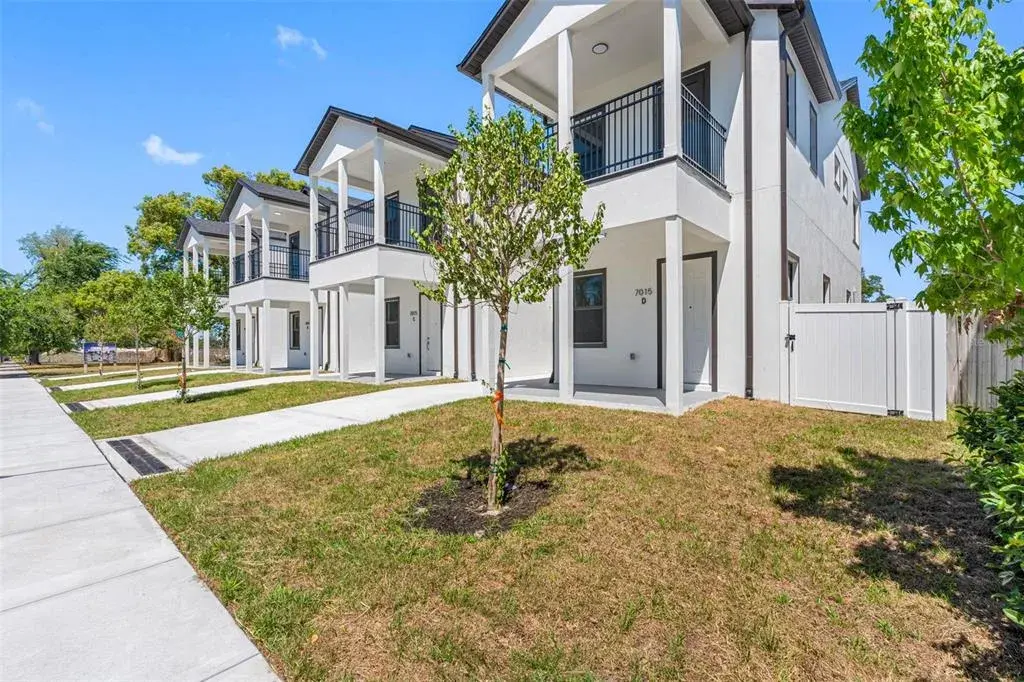 Property for sale at 7015 N CENTRAL AVENUE Unit D, TAMPA, FL, 33604