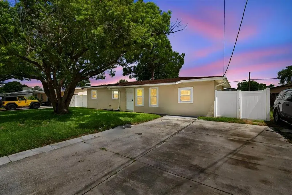 Property for sale at 4417 W FAIRVIEW HEIGHTS, TAMPA, FL, 33616