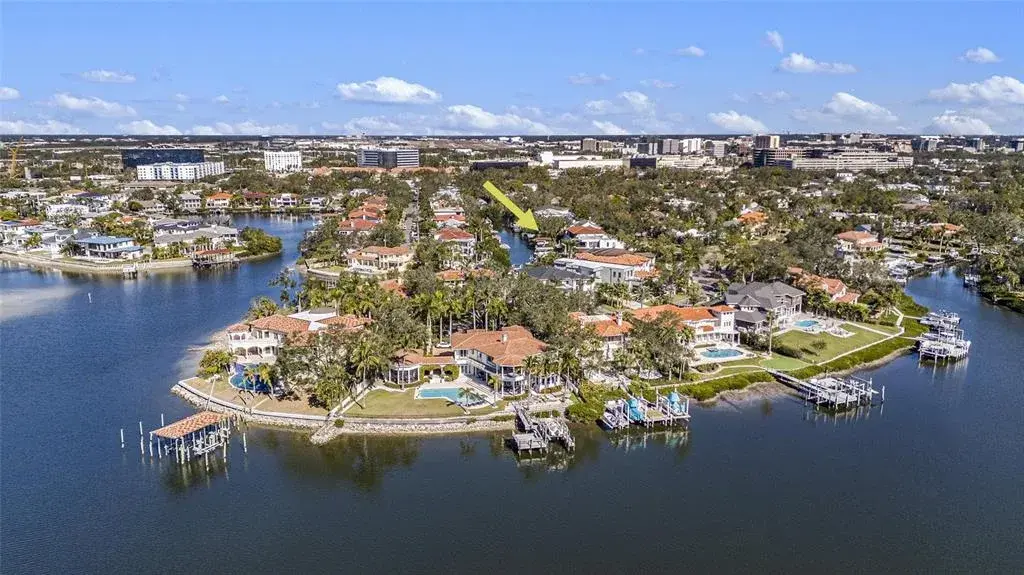 Property for sale at 5123 W NEPTUNE WAY, TAMPA, FL, 33609
