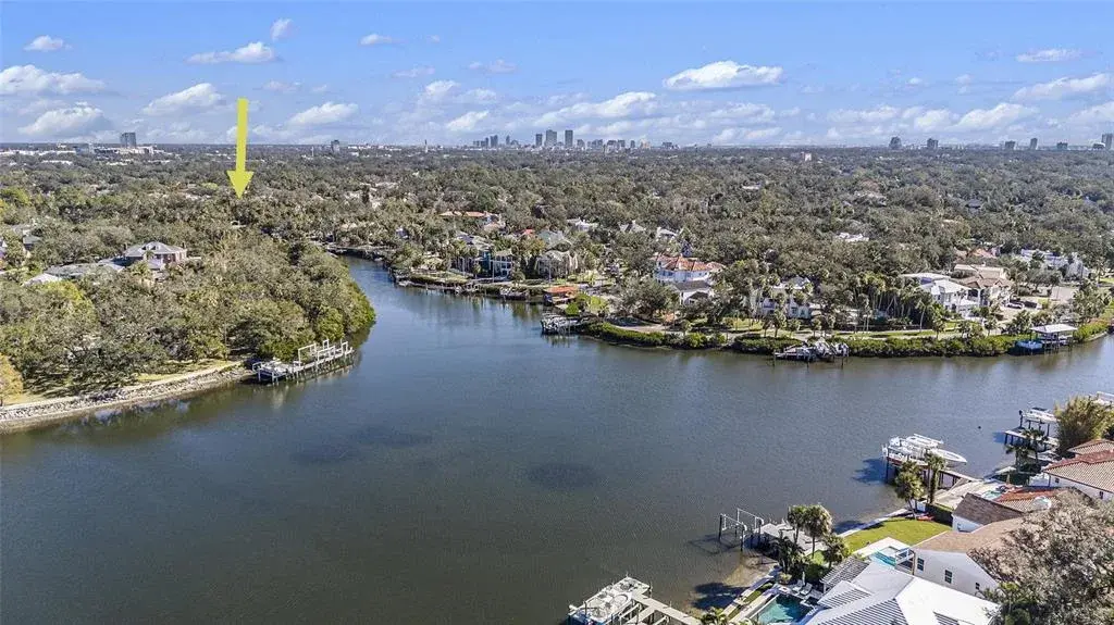 Property for sale at 5123 W NEPTUNE WAY, TAMPA, FL, 33609