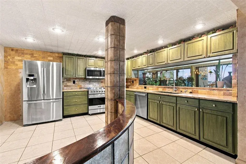 Property for sale at 5700 MARINER STREET UNIT 204W, TAMPA, FL, 33609