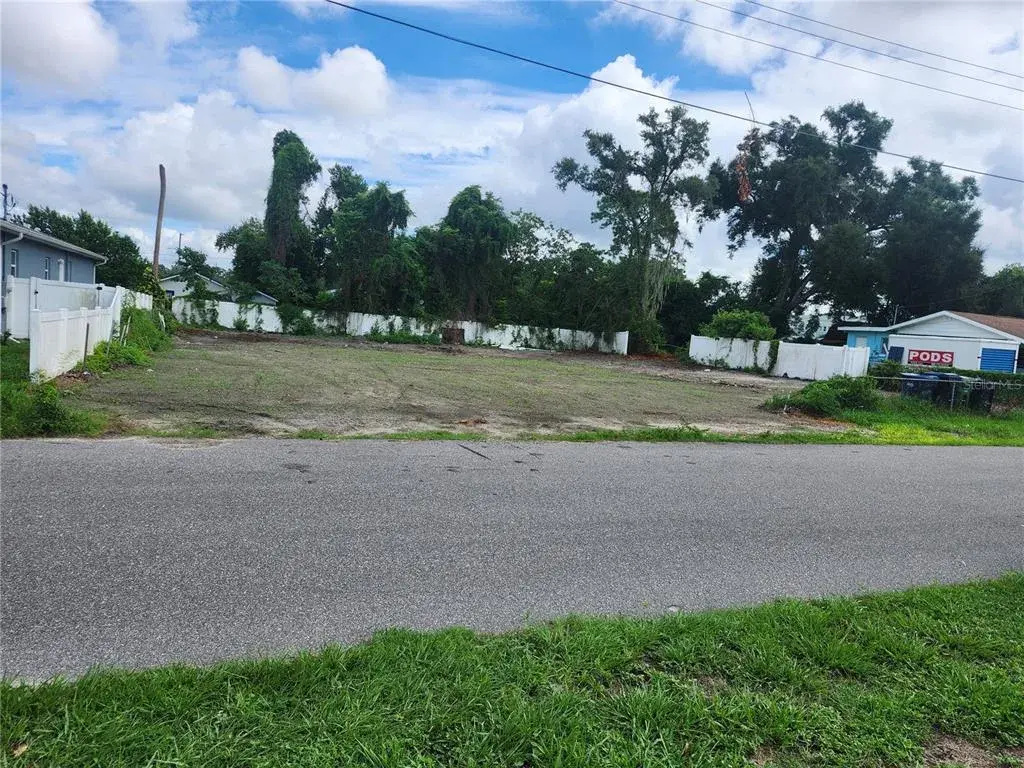 Property for sale at 4324 E GROVE VIEW AVENUE, TAMPA, FL, 33617