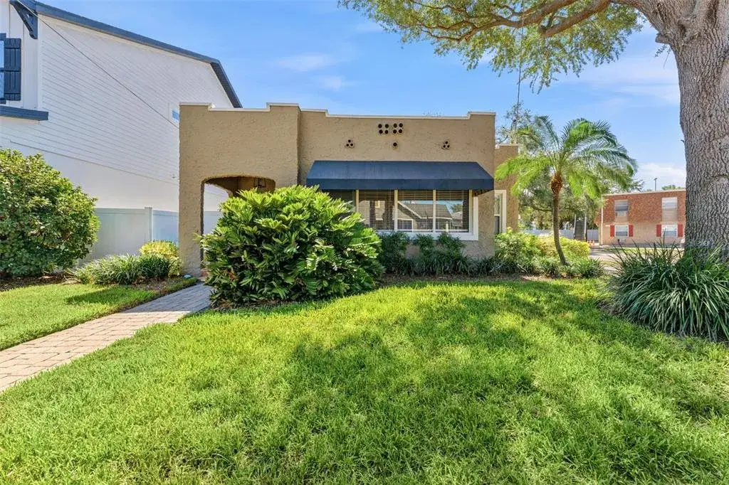 Property for sale at 1618 S ARRAWANA AVENUE, TAMPA, FL, 33629