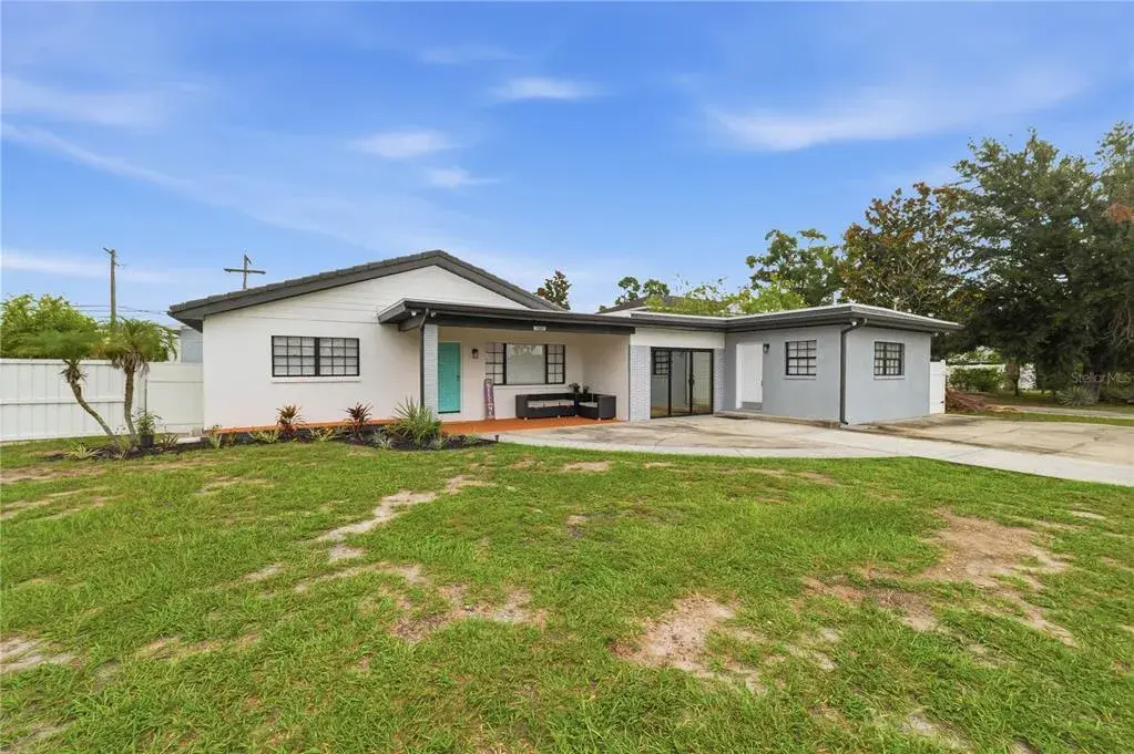 Property for sale at 2607 W CREST AVENUE, TAMPA, FL, 33614