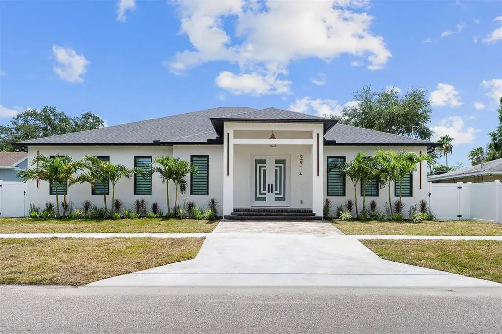 Property for sale at 2914 W WALNUT STREET, TAMPA, FL, 33607