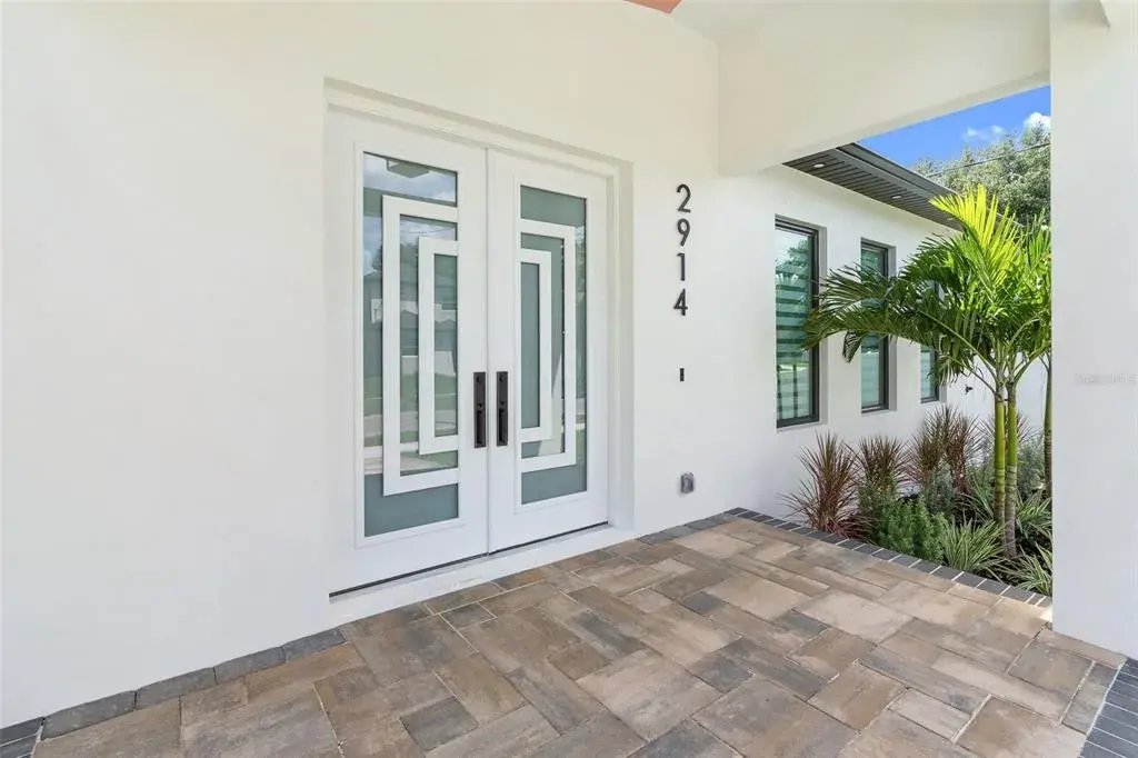 Property for sale at 2914 W WALNUT STREET, TAMPA, FL, 33607