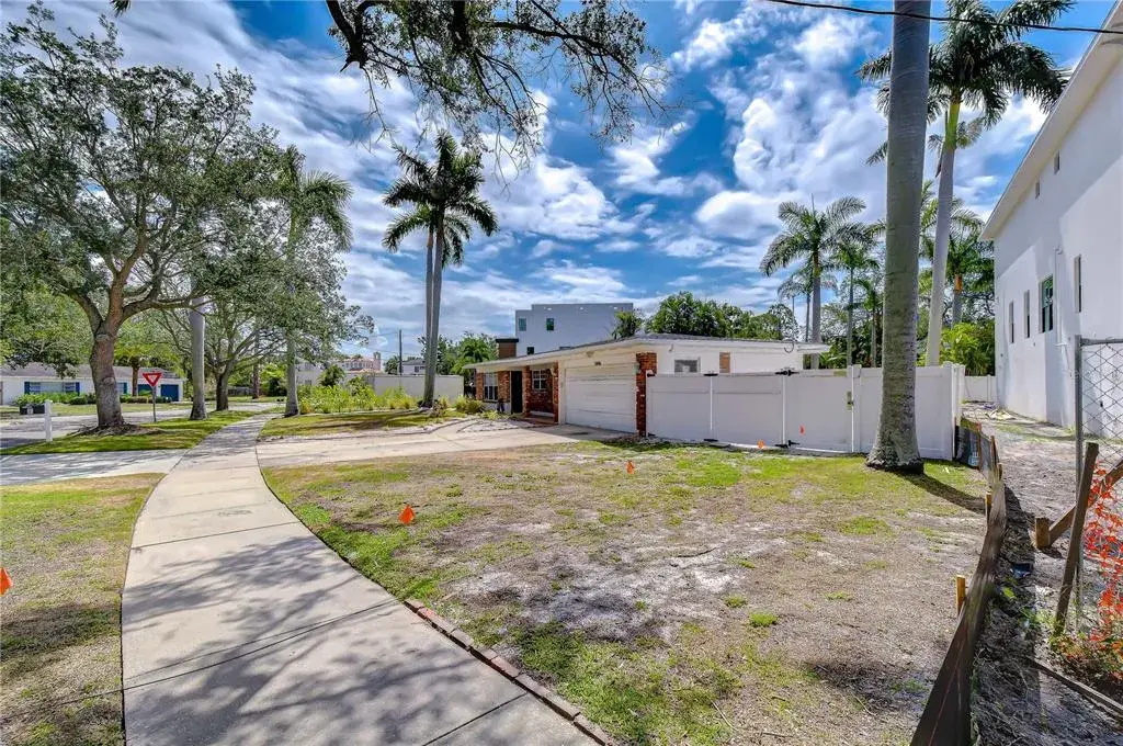 Property for sale at 5006 W DICKENS AVENUE, TAMPA, FL, 33629