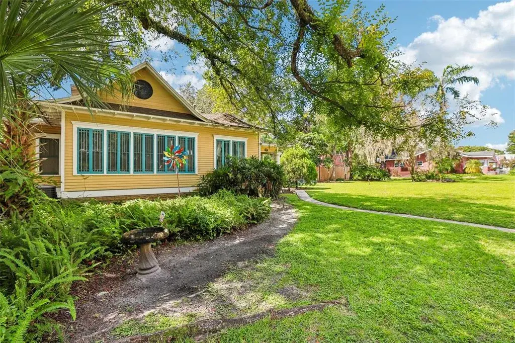 Property for sale at 204 W THOMAS STREET, TAMPA, FL, 33604