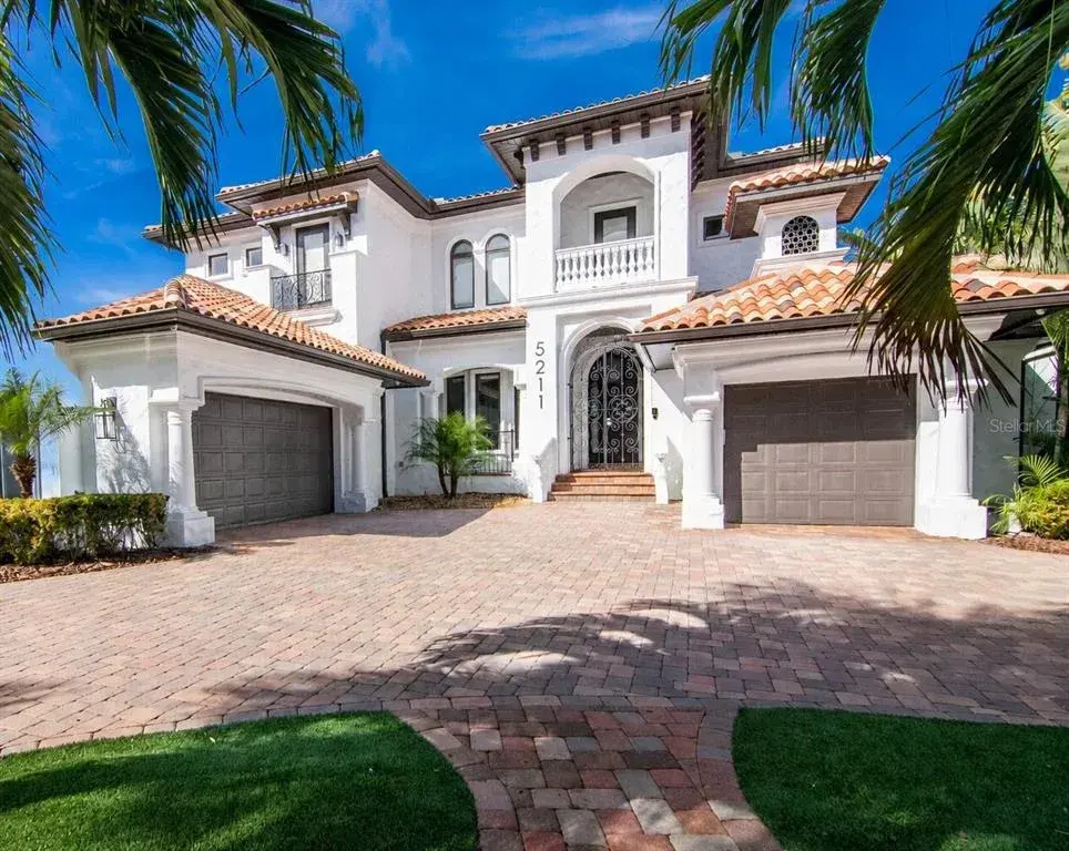 Property for sale at 5211 W NEPTUNE WAY, TAMPA, FL, 33609