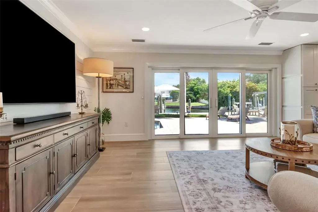 Property for sale at 4927 W MELROSE AVENUE N, TAMPA, FL, 33629