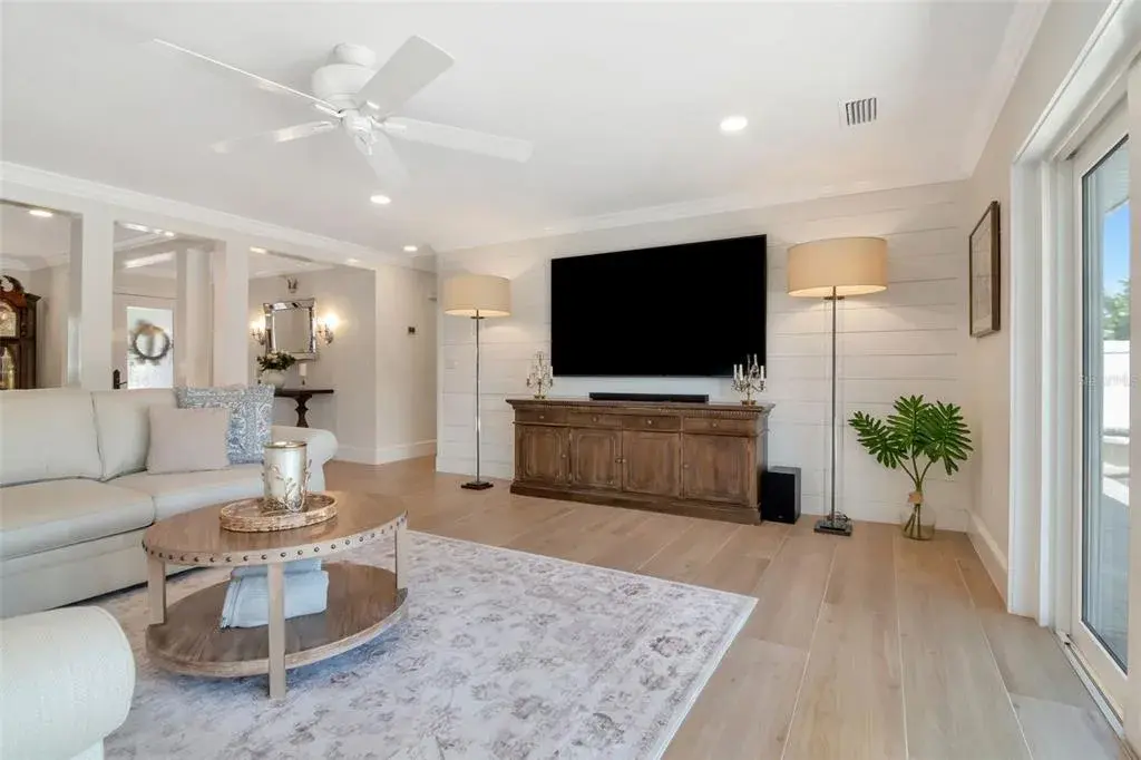 Property for sale at 4927 W MELROSE AVENUE N, TAMPA, FL, 33629