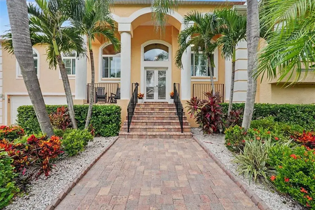 Property for sale at 1021 W HENRY AVENUE, TAMPA, FL, 33604