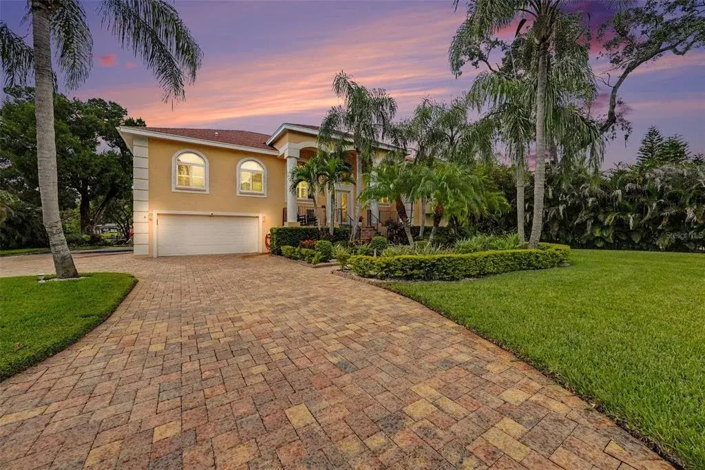 Property for sale at 1021 W HENRY AVENUE, TAMPA, FL, 33604