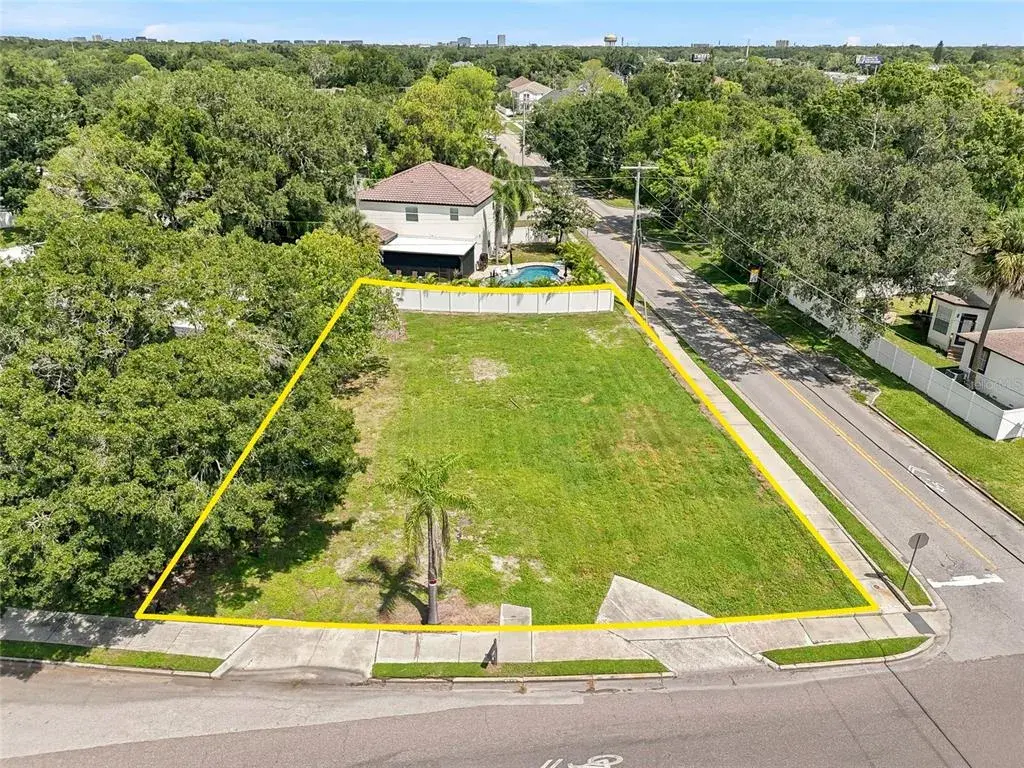 Property for sale at 3622 W TAMPA CIRCLE, TAMPA, FL, 33629