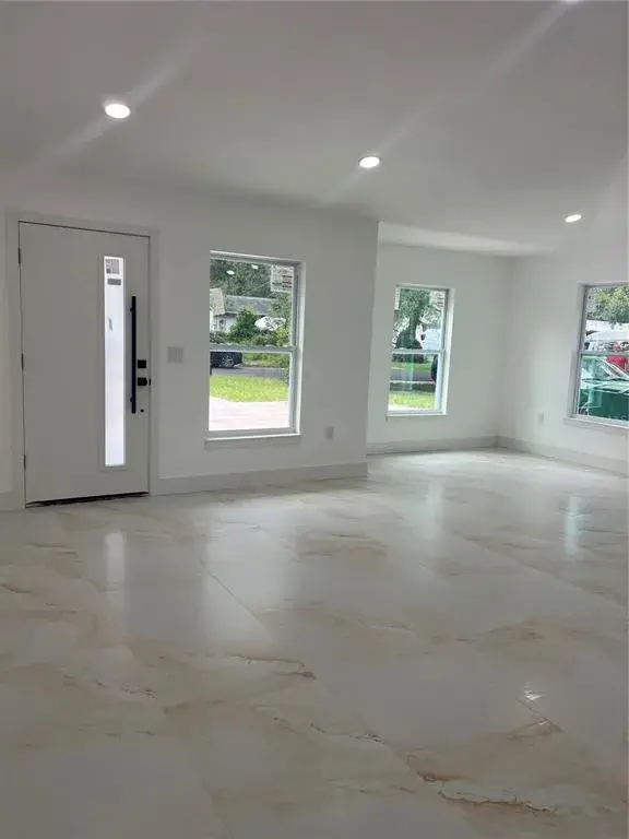 Property for sale at 8915 N WILLOW AVENUE, TAMPA, FL, 33604