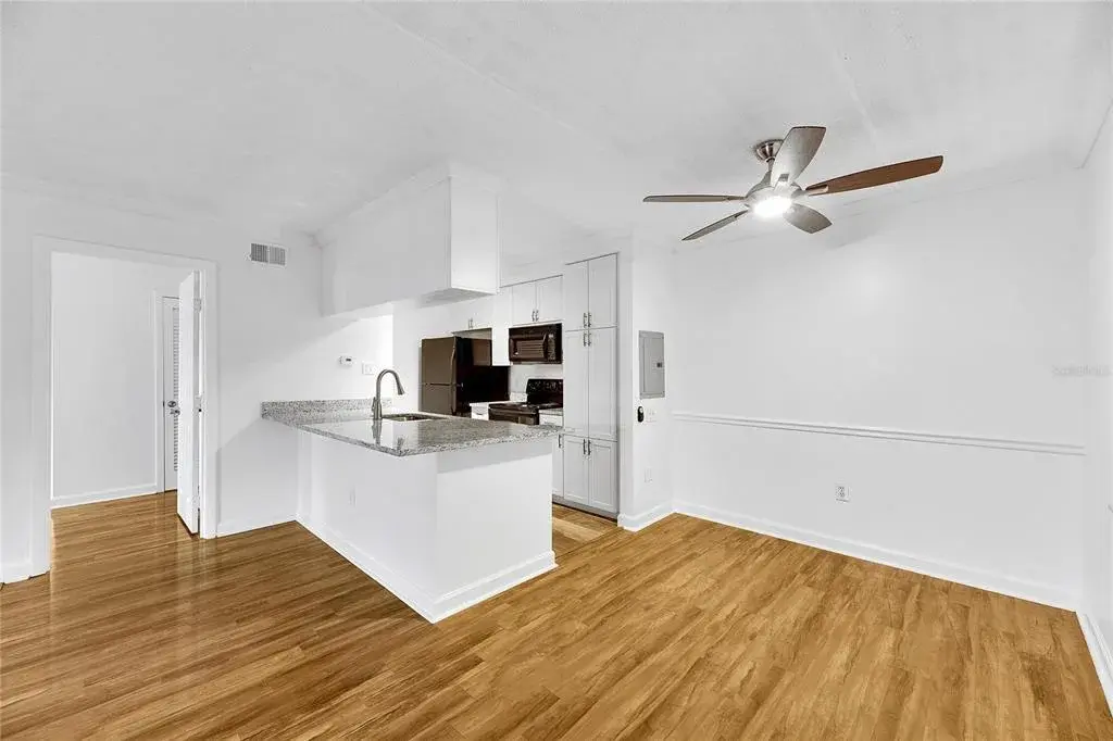 Property for sale at 5304 W KENNEDY BOULEVARD UNIT 106, TAMPA, FL, 33609