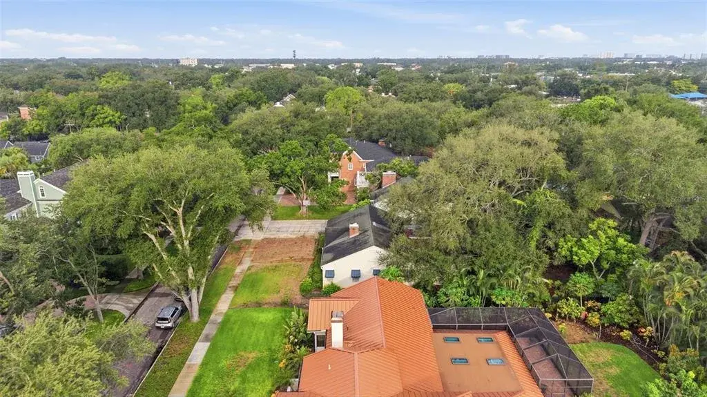 Property for sale at 3123 W OAKLYN AVENUE, TAMPA, FL, 33609