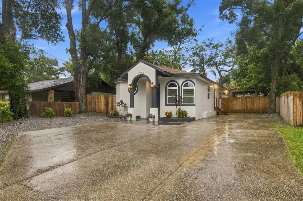 Property for sale at 1913 E HANNA AVENUE, TAMPA, FL, 33610
