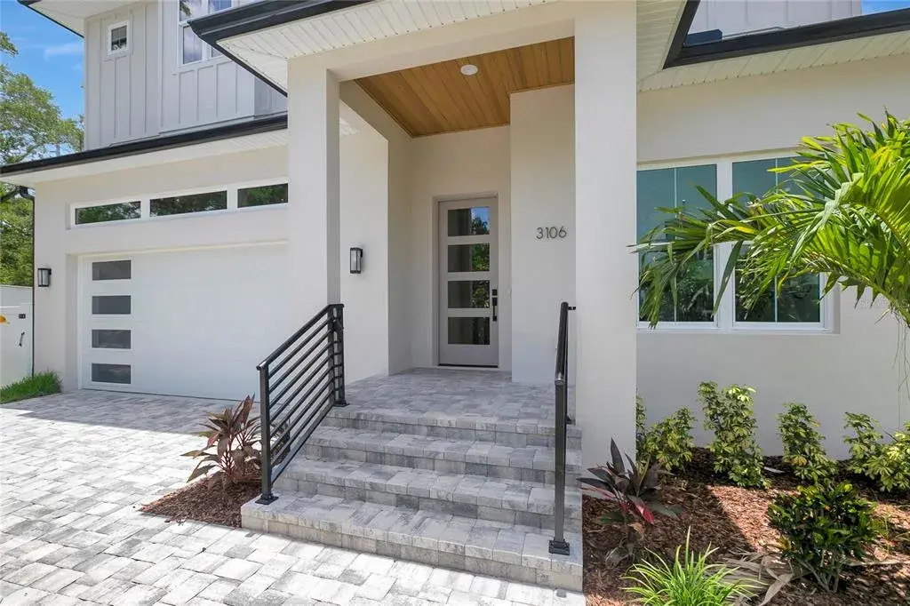 Property for sale at 3106 W COACHMAN AVENUE, TAMPA, FL, 33611