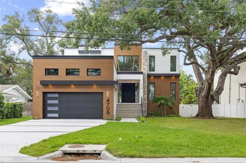 Property for sale at 4709 W ESTRELLA STREET, TAMPA, FL, 33629