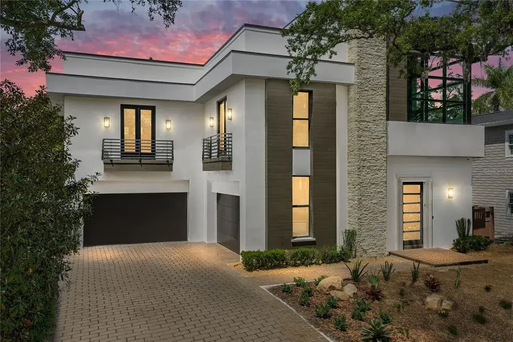 Property for sale at 2903 W HAWTHORNE ROAD, TAMPA, FL, 33611