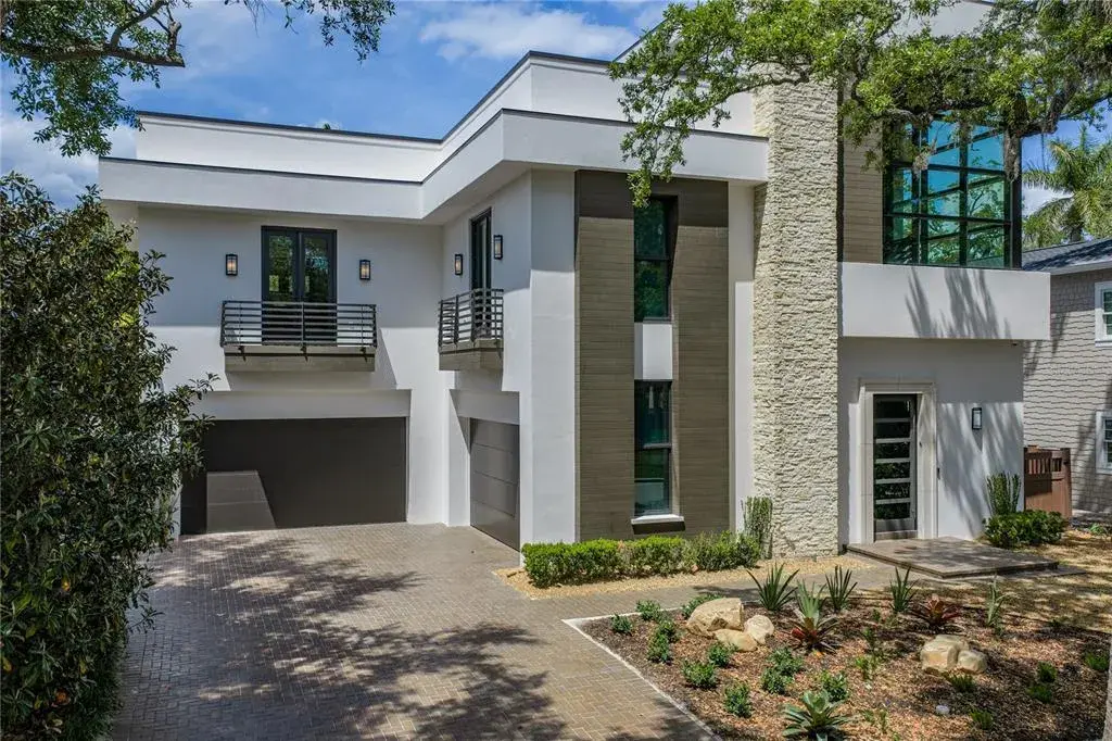 Property for sale at 2903 W HAWTHORNE ROAD, TAMPA, FL, 33611
