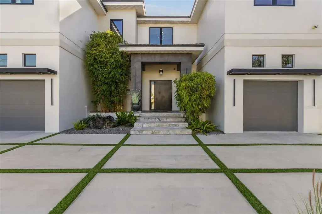Property for sale at 4924 W SAN RAFAEL STREET, TAMPA, FL, 33629
