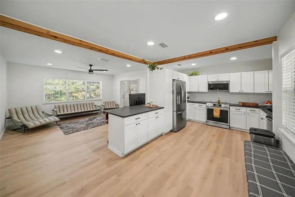 Property for sale at 4636 W BAY COURT AVENUE, TAMPA, FL, 33611