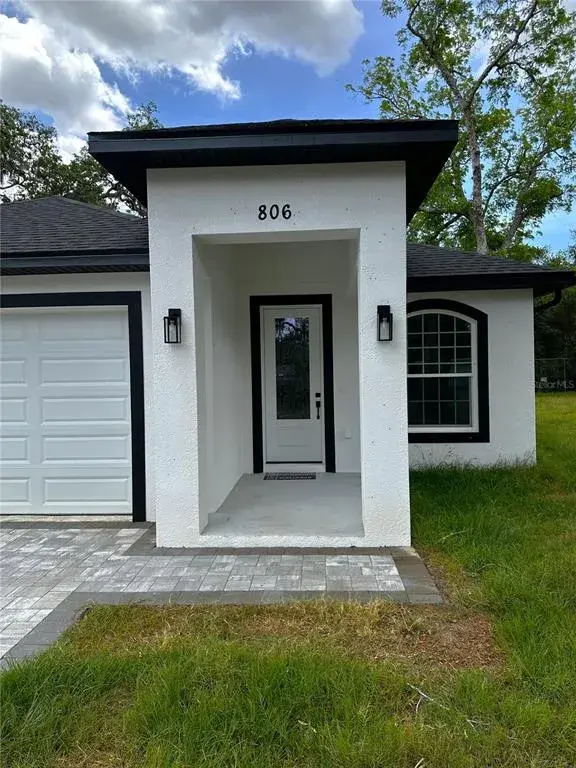 Property for sale at 806 W LOWRY LANE, TAMPA, FL, 33604