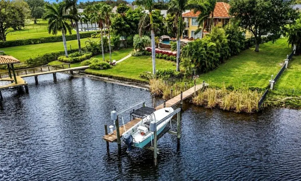Dock with 10k lb boat lift