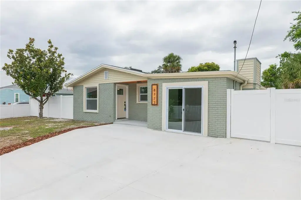 Property for sale at 8723 N RIVER FOREST CIRCLE, TAMPA, FL, 33604
