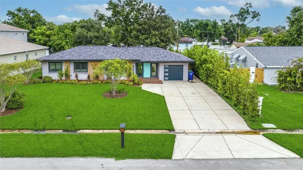 Property for sale at 2121 W FARWELL DRIVE, TAMPA, FL, 33603