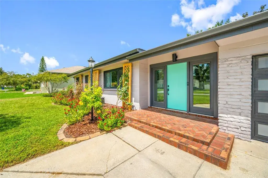 Property for sale at 2121 W FARWELL DRIVE, TAMPA, FL, 33603