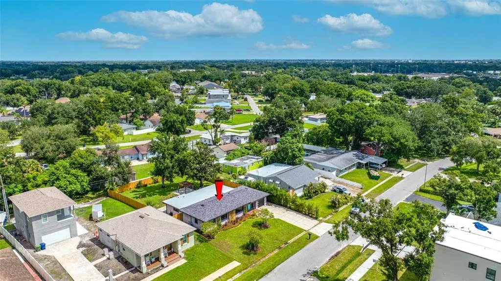 Property for sale at 2121 W FARWELL DRIVE, TAMPA, FL, 33603