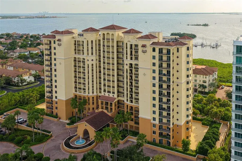 Open & Expansive Views